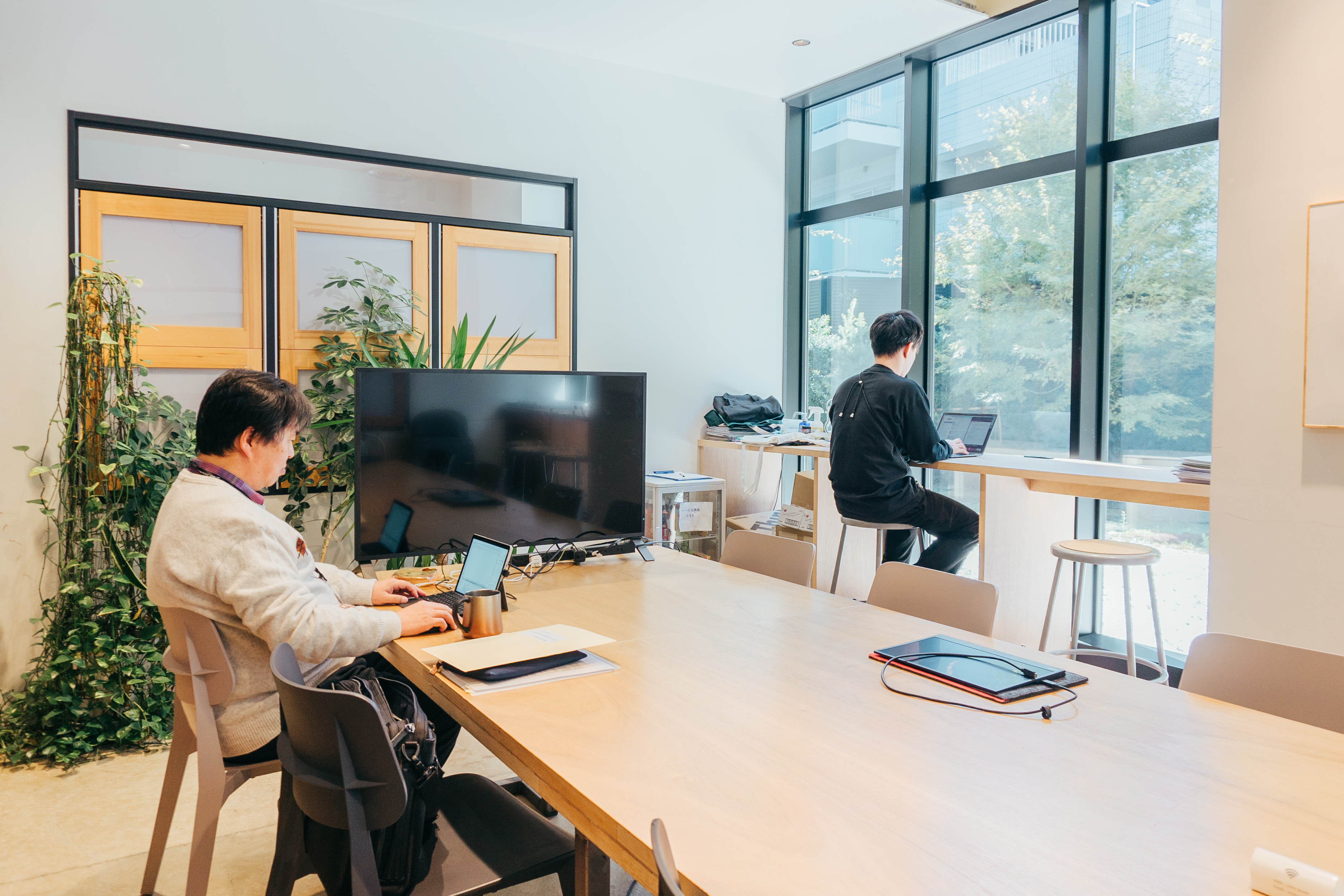 オープン固定席（Dedicated Desks）